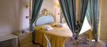 Royal Hotel Suite