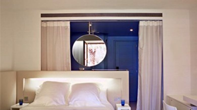 <b>Hotel Benkirai St Tropez Room</b>