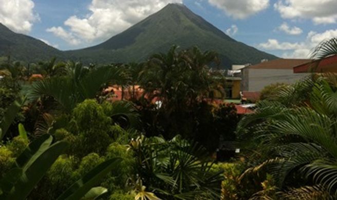 Luigis Hotel Exterior