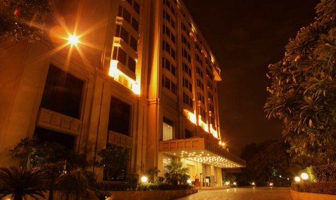 The Metropolitan Hotel & Spa Exterior