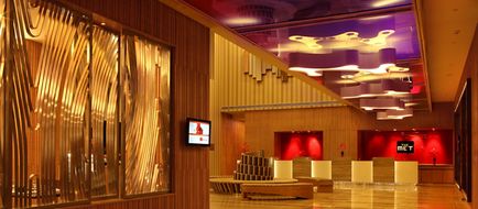 The Metropolitan Hotel & Spa Lobby