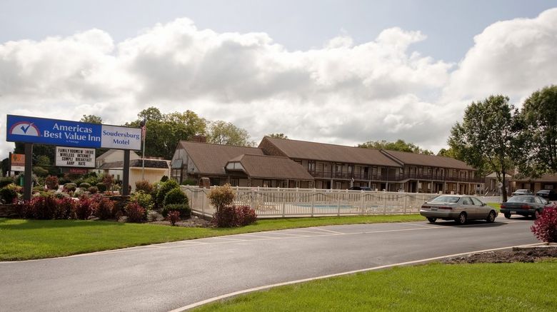 <b>Soudersburg Inn & Suites Exterior</b>