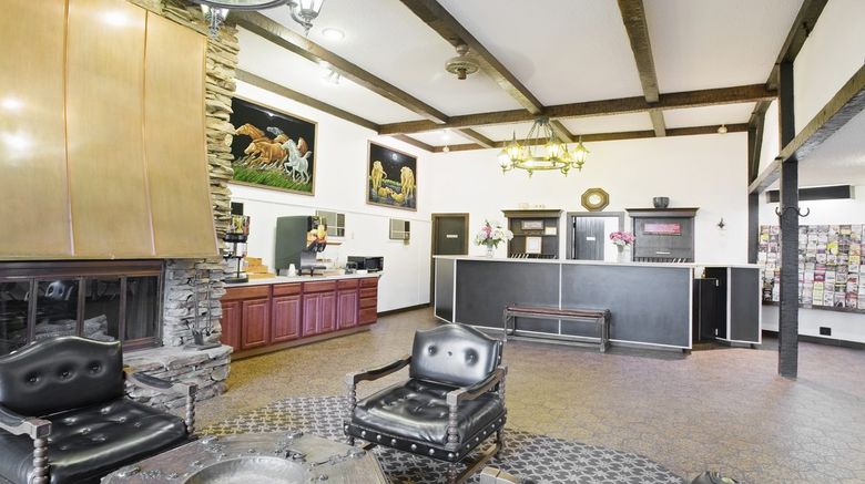 <b>Soudersburg Inn & Suites Lobby</b>