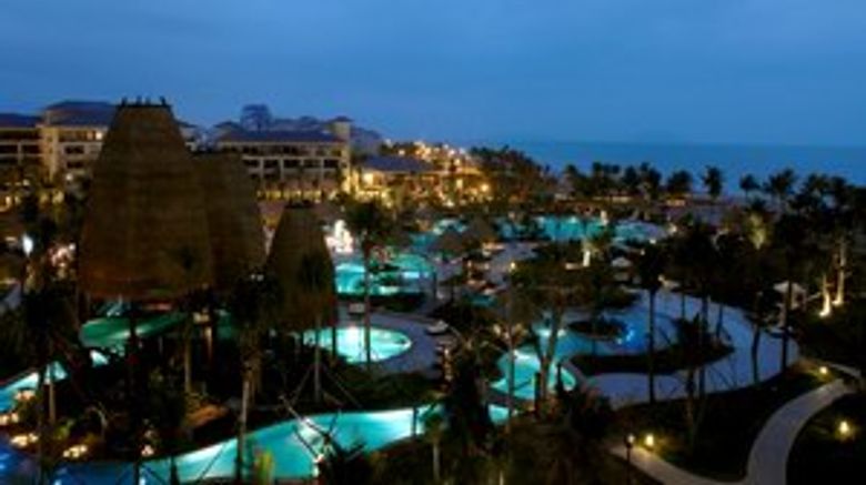 <b>Narada Resort & Spa Pool</b>