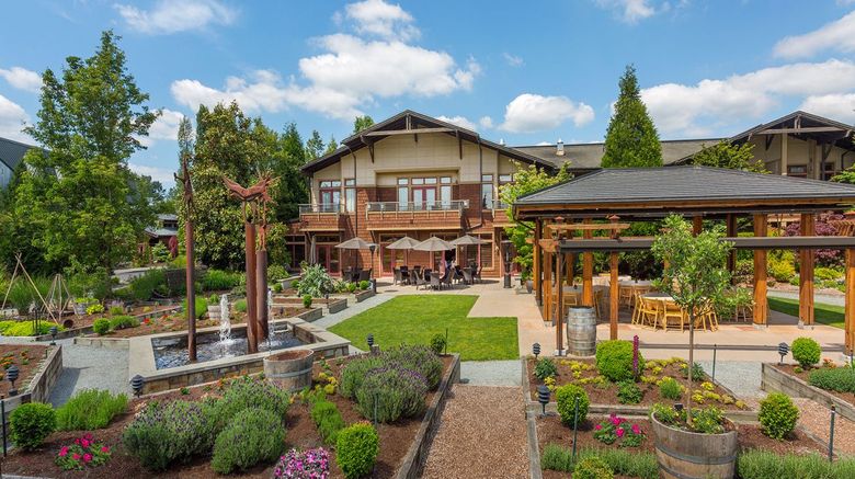 Willows Lodge Exterior