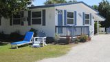 Tropical Winds Motel & Cottages Exterior