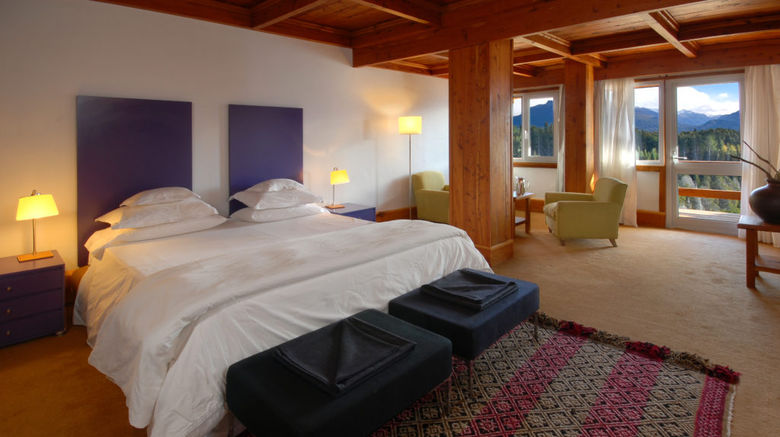 <b>Victoria Island National Lodge Room</b>
