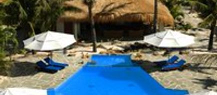 Crown Beach Resort & Spa Pool