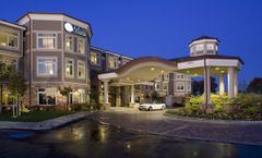 West Inn & Suites