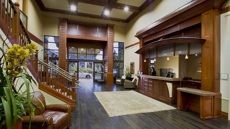 <b>West Inn & Suites Lobby</b>