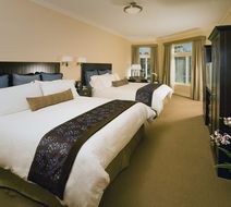 West Inn & Suites Room