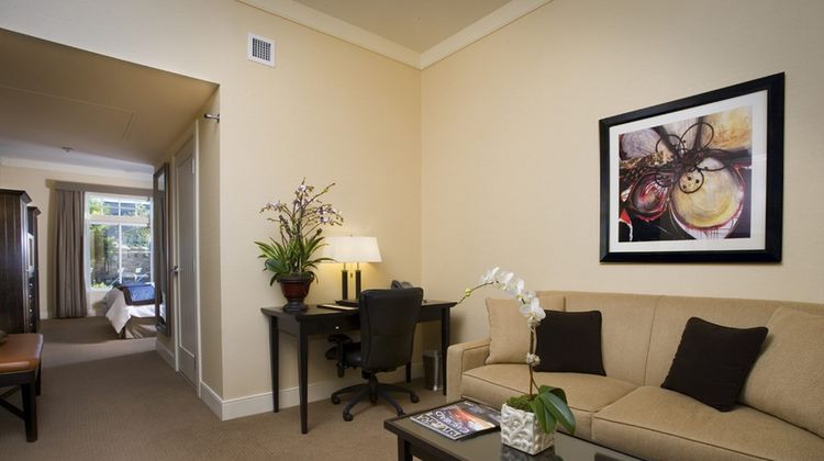 West Inn & Suites Suite