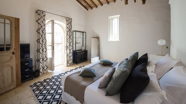 <b>Hameau des Baux Suite</b>