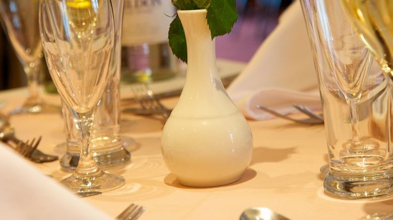 <b>Walton Cottage Hotel & Suites Restaurant</b> <b>Walton Cottage Hotel & Suites Restaurant</b>