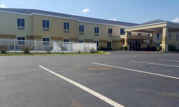 The Rutledge Inn & Suites