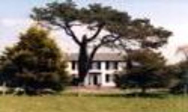The Pines at Eastleigh Exterior