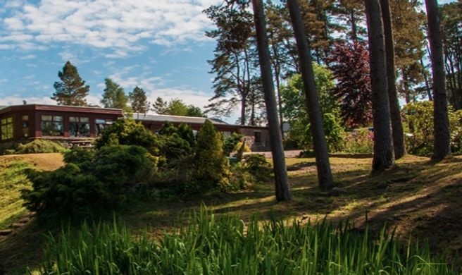 Old Pines Hotel & Restaurant Exterior