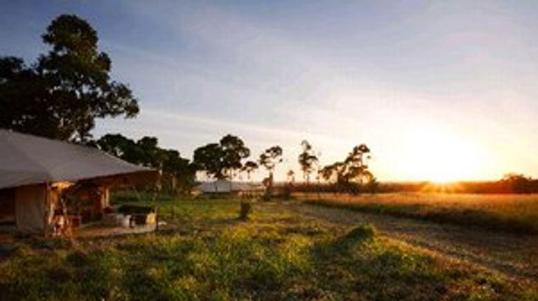 Sayari Camp Exterior