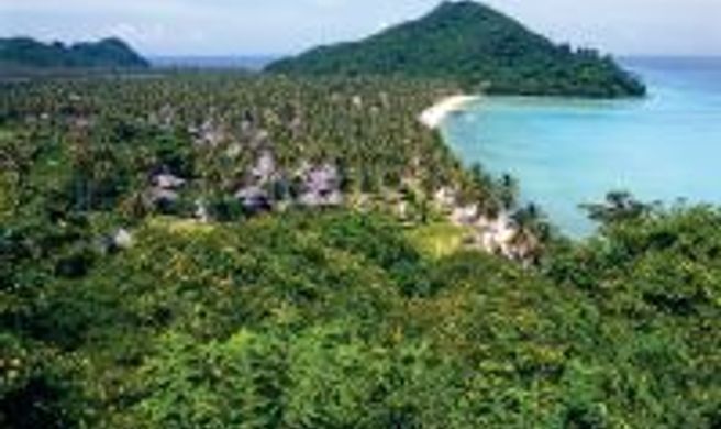 Phi Phi Island Village Beach Resort Exterior