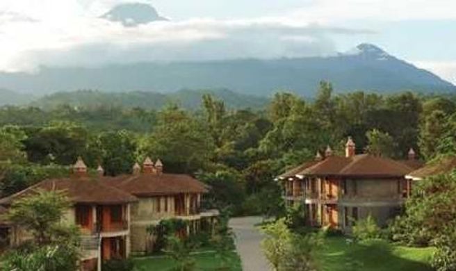 Ngurdoto Mountain Lodge Exterior