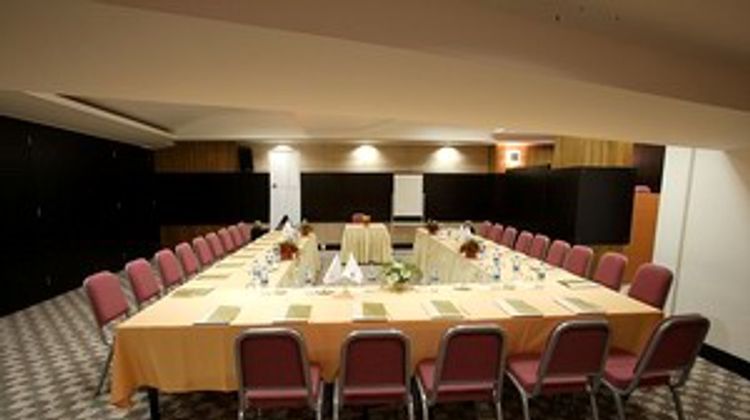 Orka Royal Hotel Meeting