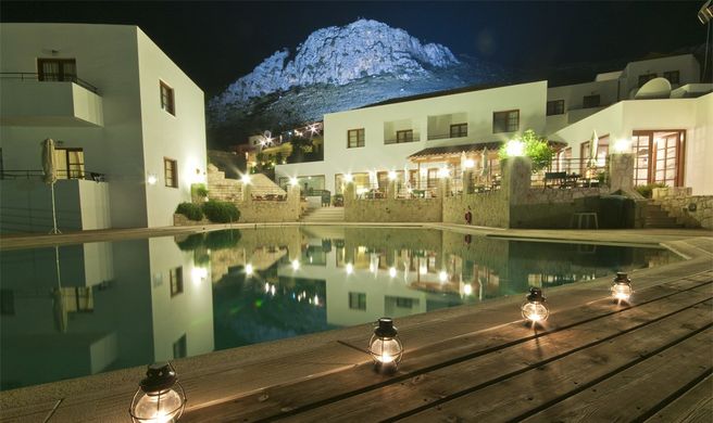Amazones Village Suites Exterior