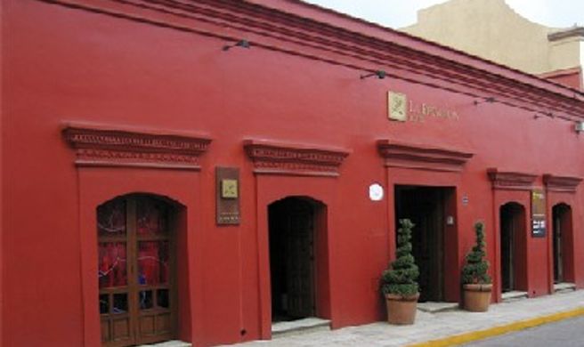 La Provincia Hotel & Restaurant Exterior