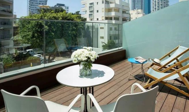BY14 TLV Hotel Exterior