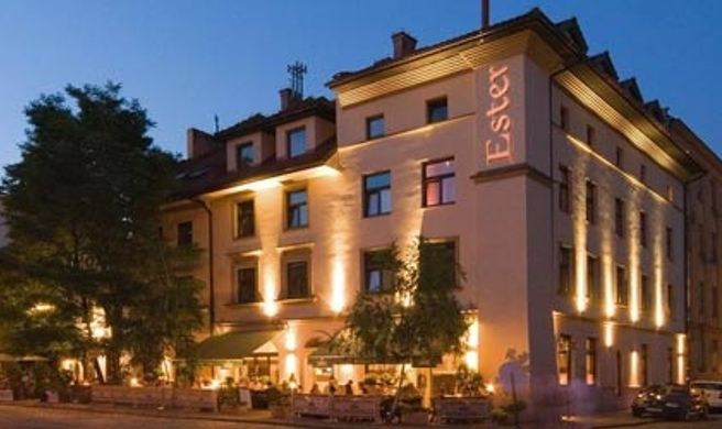 Ester Hotel Exterior