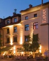 Ester Hotel
