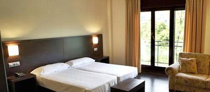 Euba Hotel Room