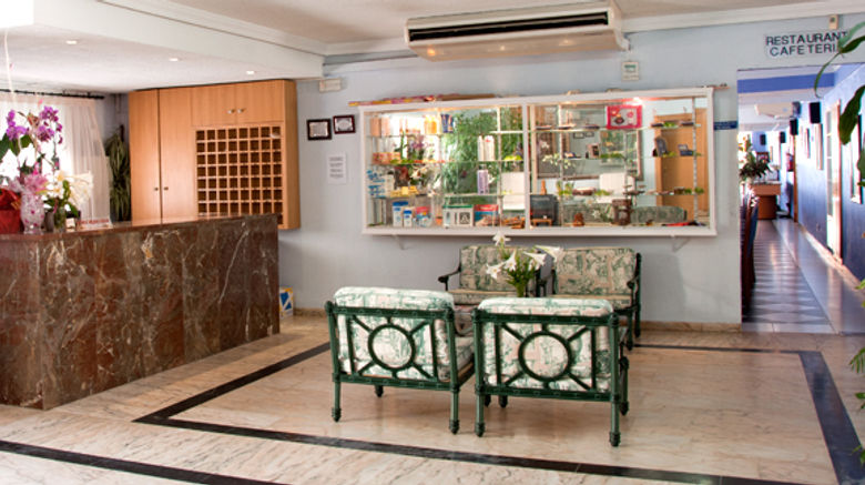 <b>Hotel Felipe II Lobby</b>