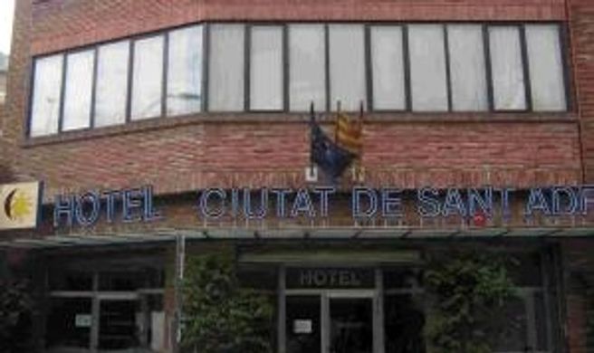 Hotel Ciutat de Sant Adria Exterior