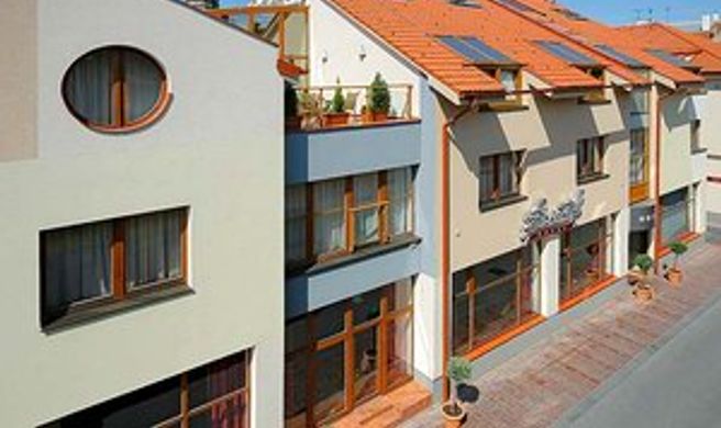 Hotel Bristol Exterior