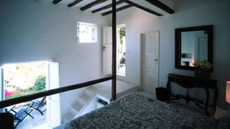 Hotel Raya Suite