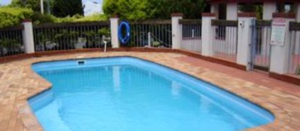 McNevins Warwick Motel Pool