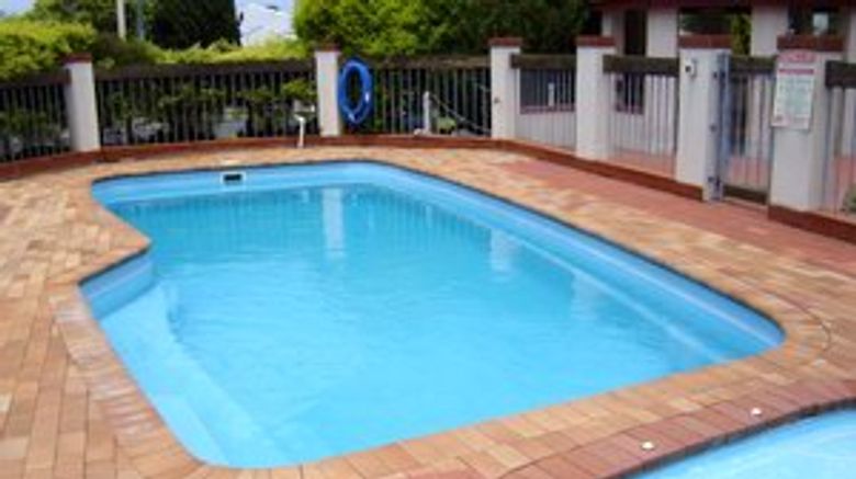 <b>McNevins Warwick Motel Pool</b>