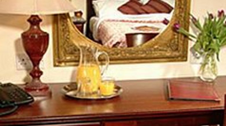 <b>Taunton House Hotel Room</b>