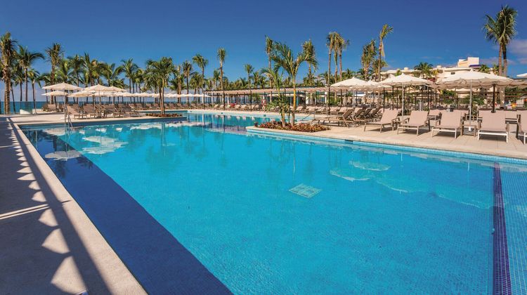 Hotel Riu Vallarta Pool