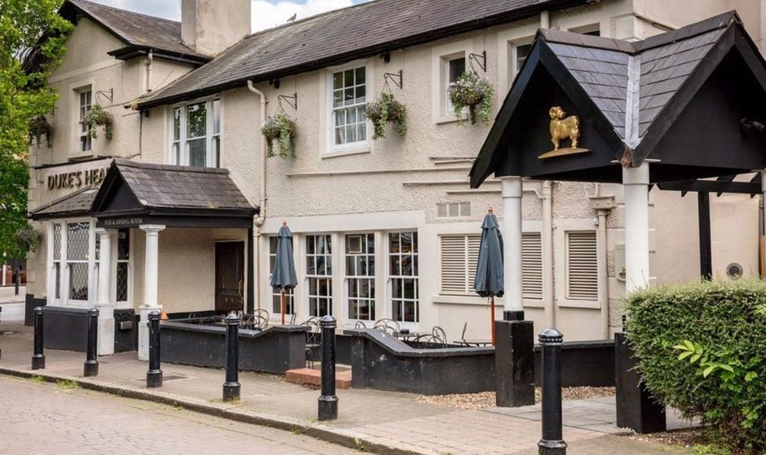 The Dukes Head Hotel Exterior