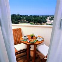 Vale Del Rei Suite & Village Resort