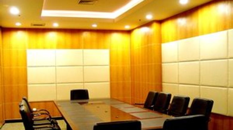 <b>Golden River-View Hotel Meeting</b>