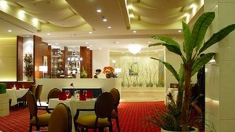 <b>Golden River-View Hotel Restaurant</b>