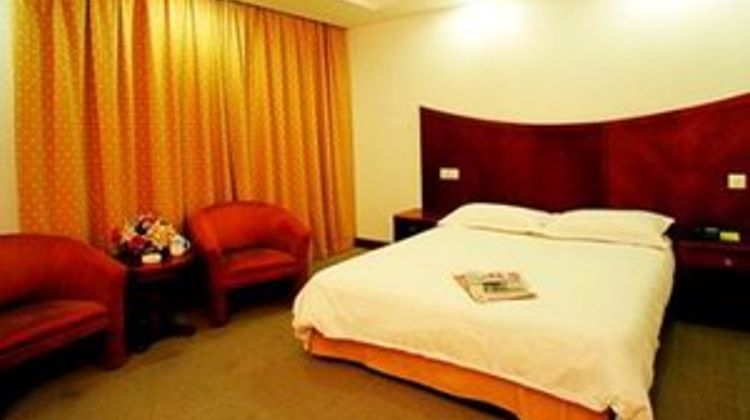 Jin Jiang East Asia Hotel Room