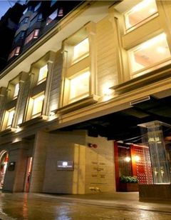 The Luxe Manor