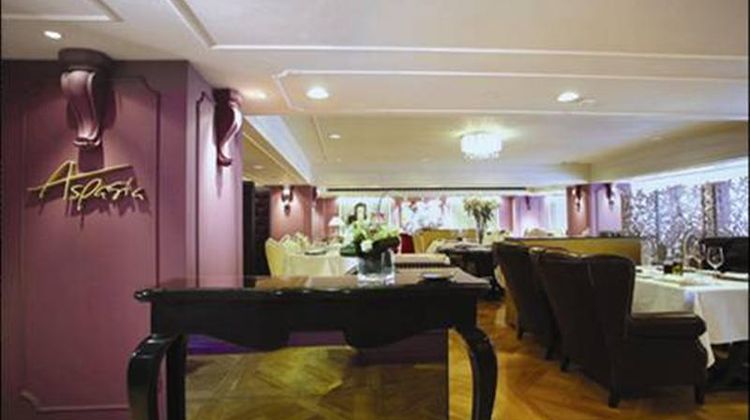The Luxe Manor Restaurant