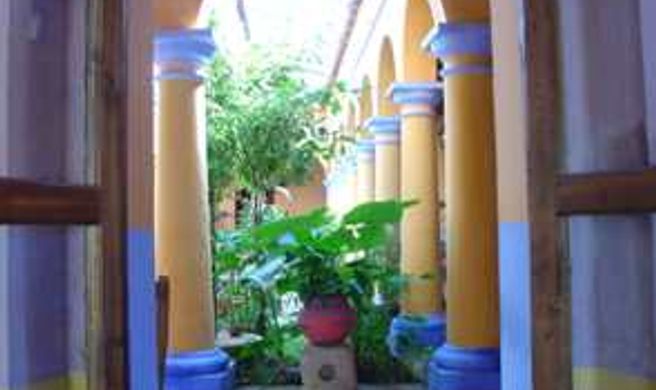 Plaza Magnolias Hotel Exterior