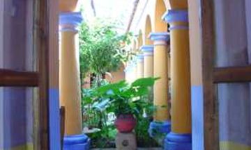 Plaza Magnolias Hotel