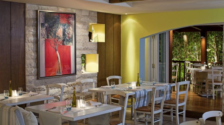 <b>Majestic City Retreat Hotel Restaurant</b>