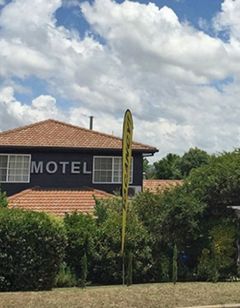 White Lanterns Motel